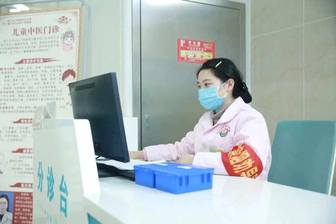 门诊护理温情守护，为您的健康之旅保驾护航！